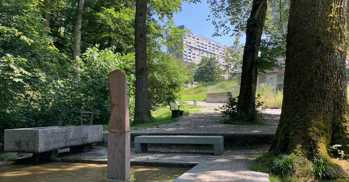 Der Hans Spycher Brunnen im Gäbelbach
